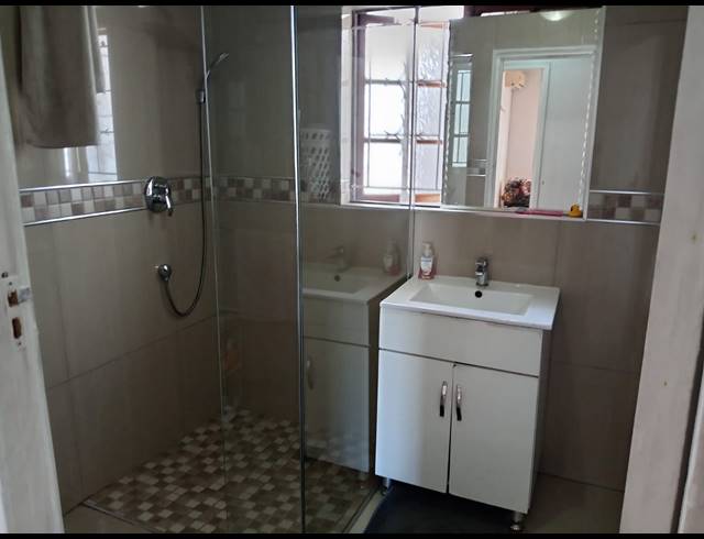 3 BEDROOM HOUSE FOR SALE IN MEREBANK EAST